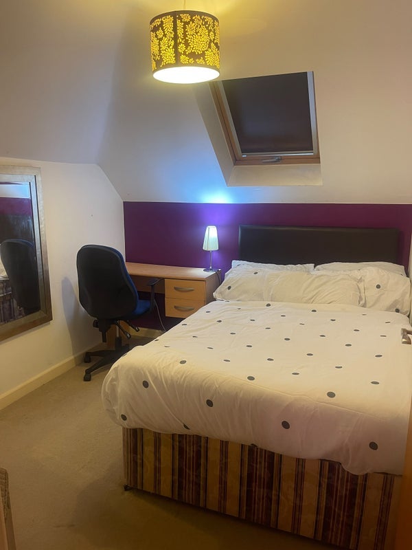 Room Gorsecliff Road in Bournemouth