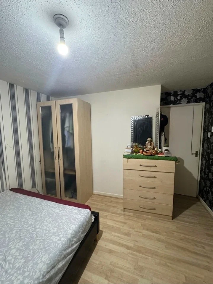 Room Moxon Close in Greater London