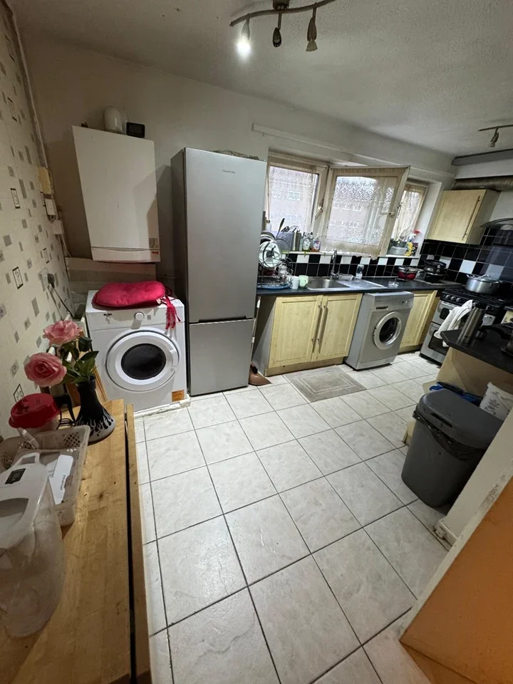 Room Moxon Close in Greater London