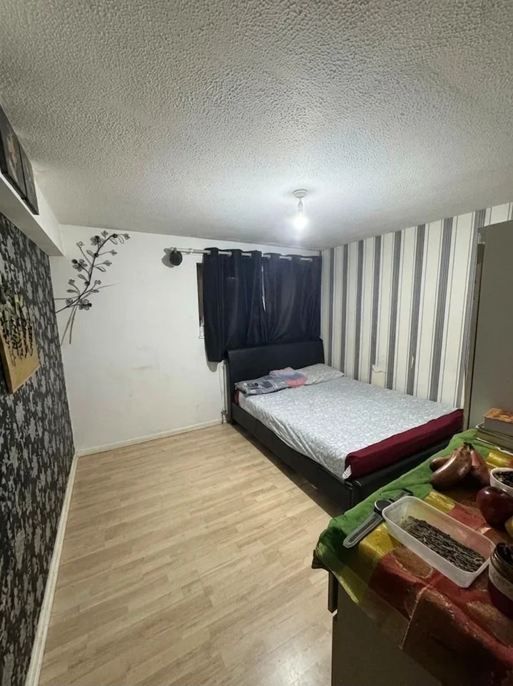 Room Moxon Close in Greater London