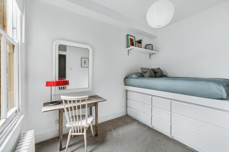 Room Julian Avenue in Greater London