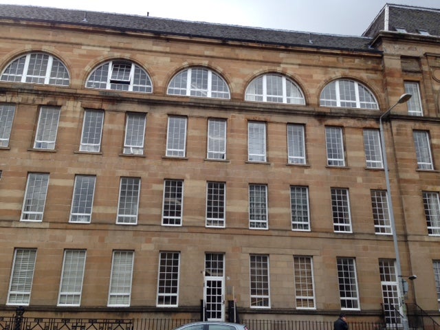 Flat Kent Road in Glasgow