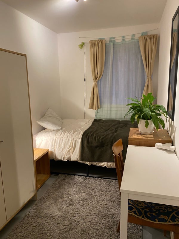 Room Burdett Street in Greater London