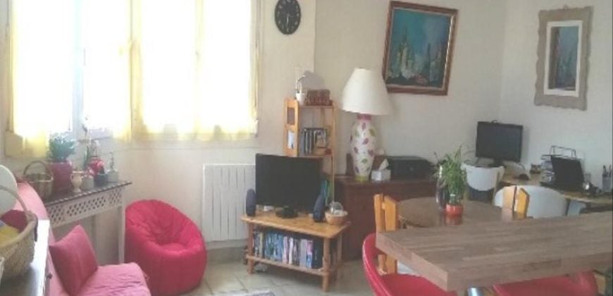 Flat Rue Jean Broquin in Villeurbanne