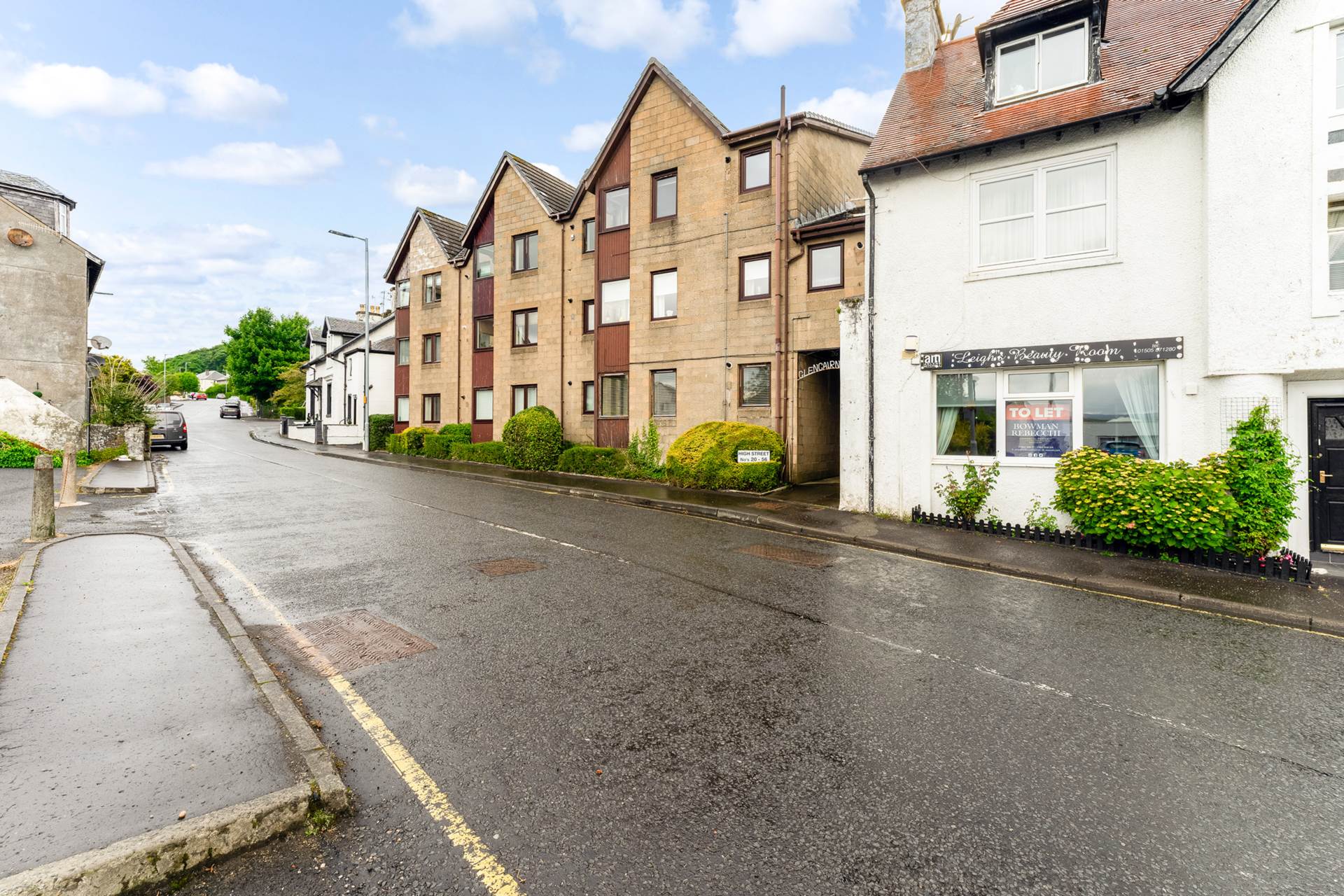 Flat High Street in Kilmacolm
