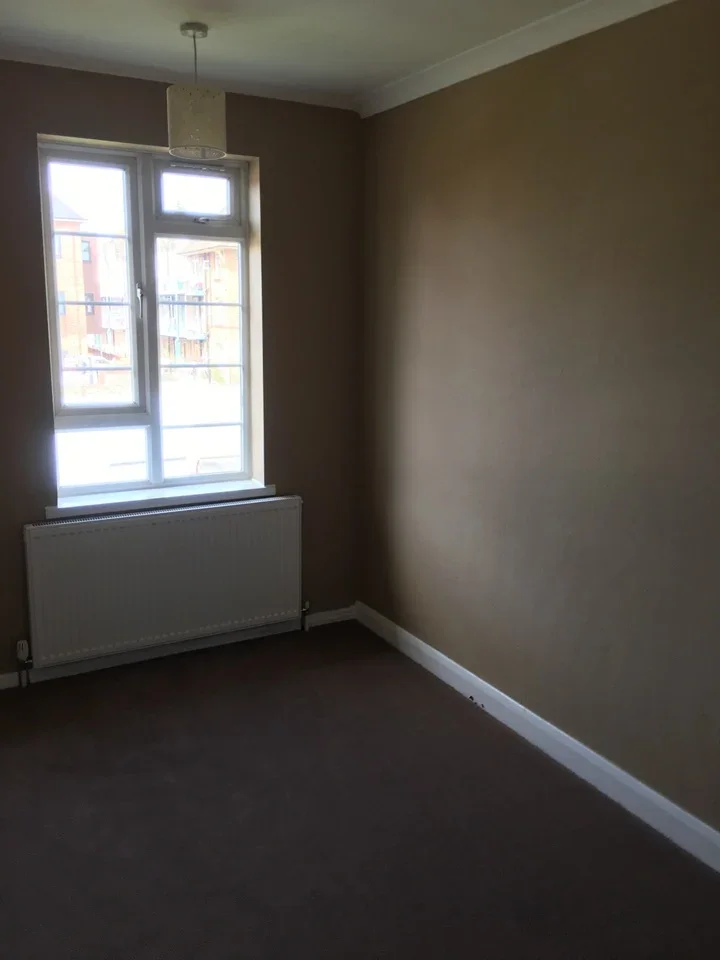 Flat Grosvenor Court in Greater London