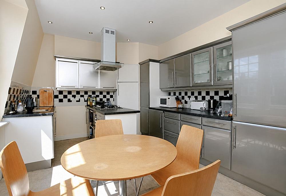 Room Baker Street in City of Westminster