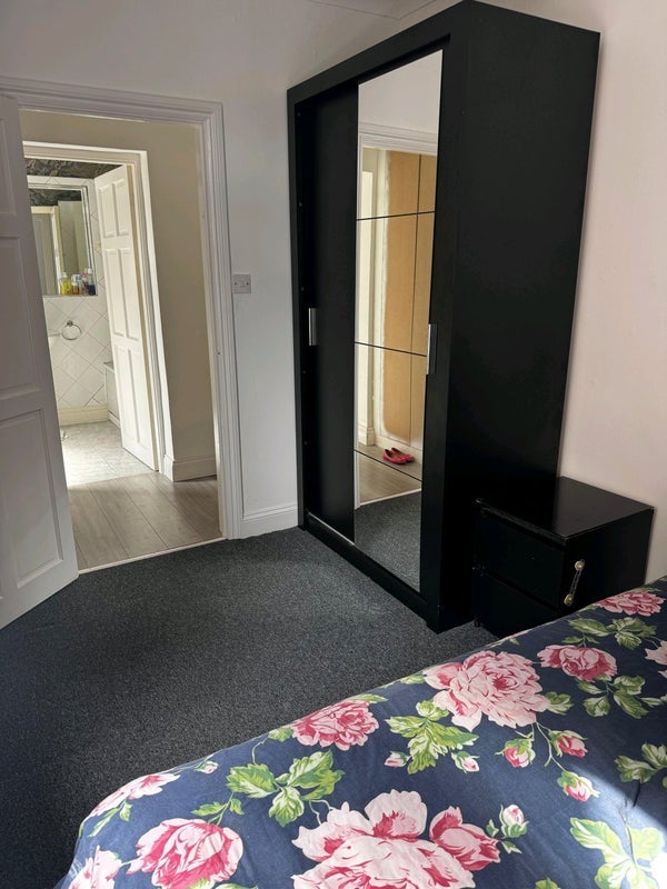 Room Ashfields in Basildon
