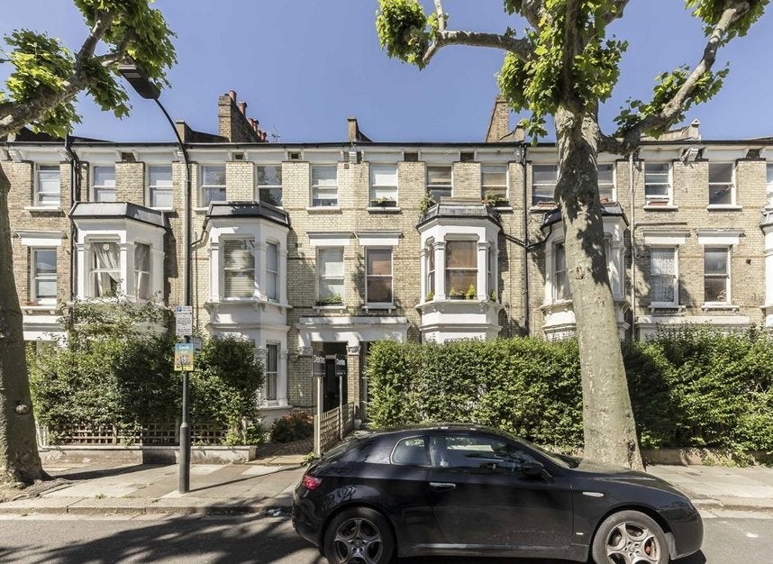 Flat Agate Road in Greater London