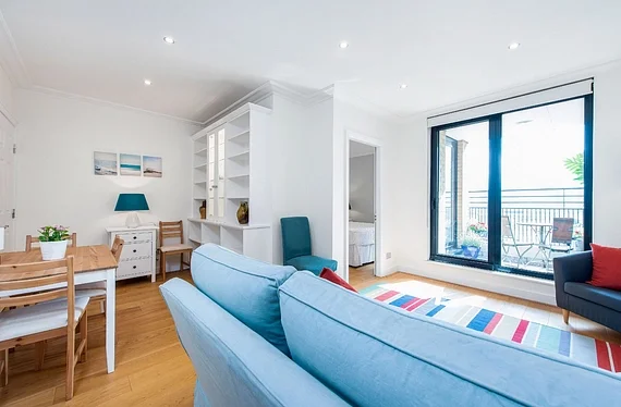 Flat Point W Access Road in Greater London