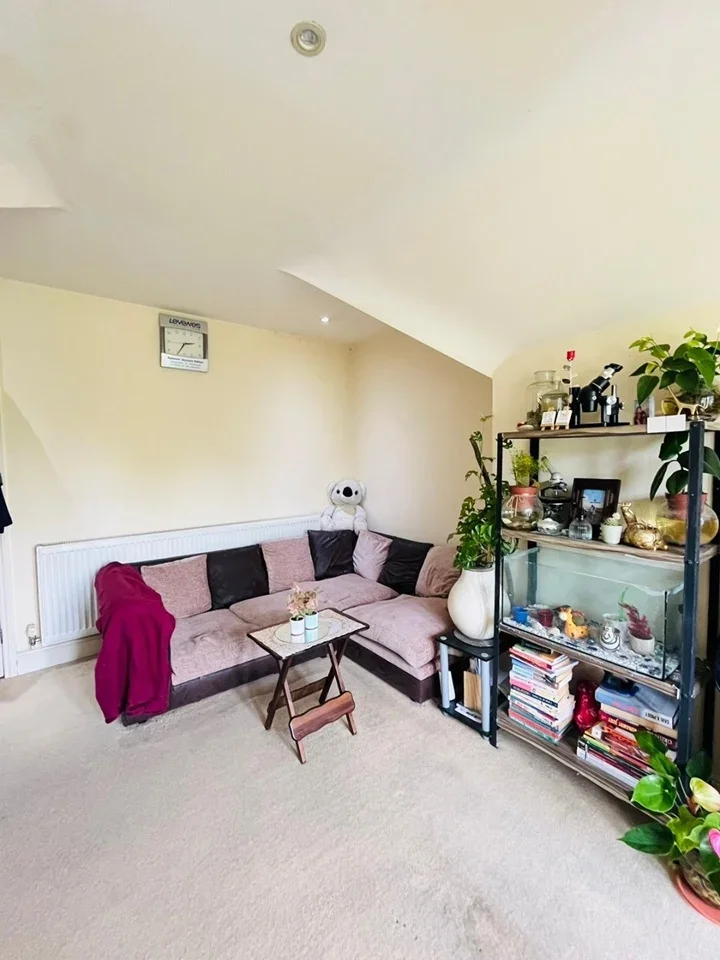 Flat St. Marys Crescent in Greater London