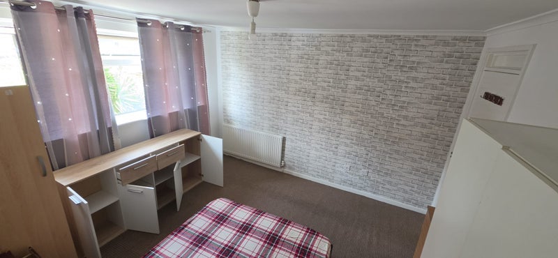Room Darwell Close in Greater London