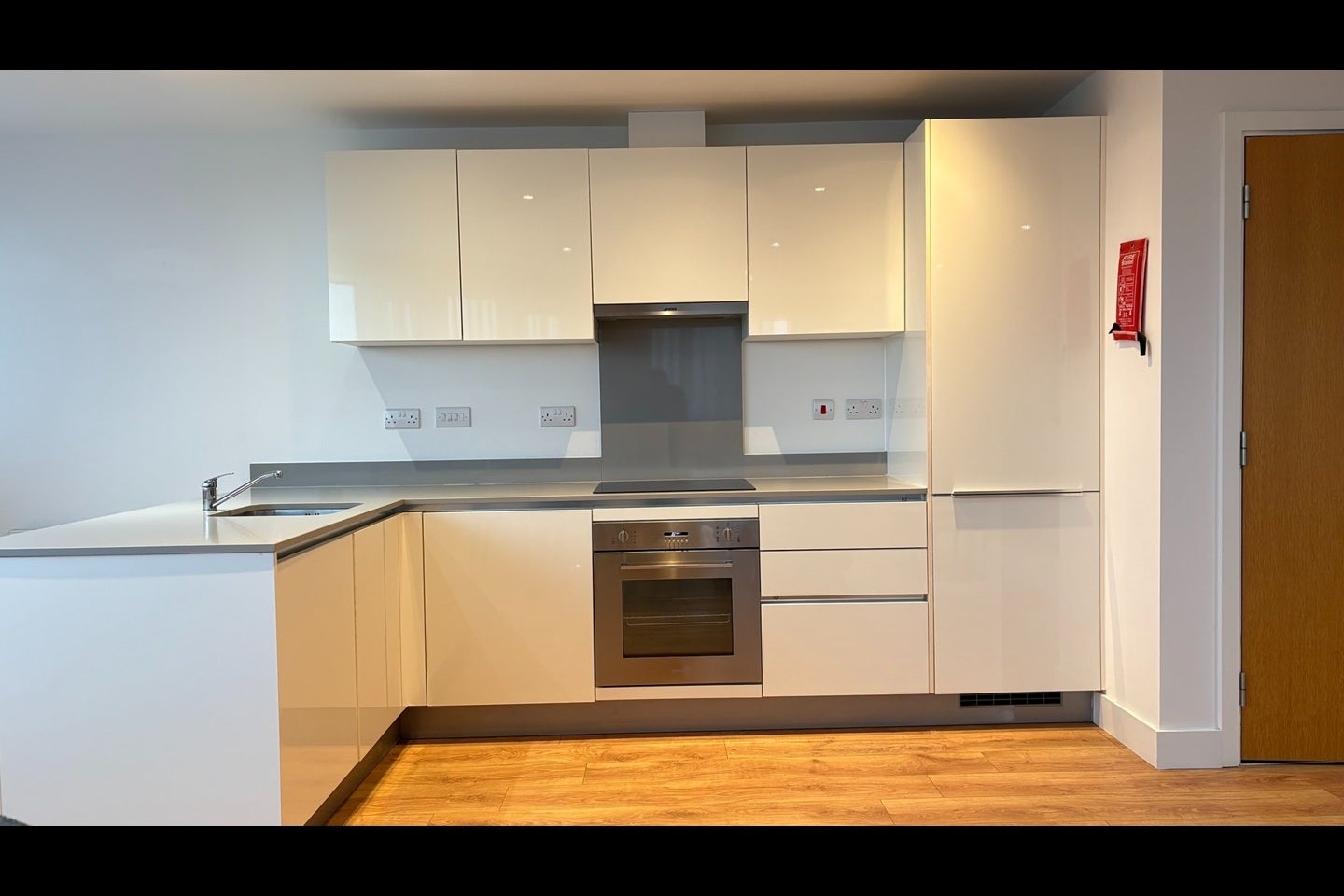 Flat Greenhill Way in Greater London