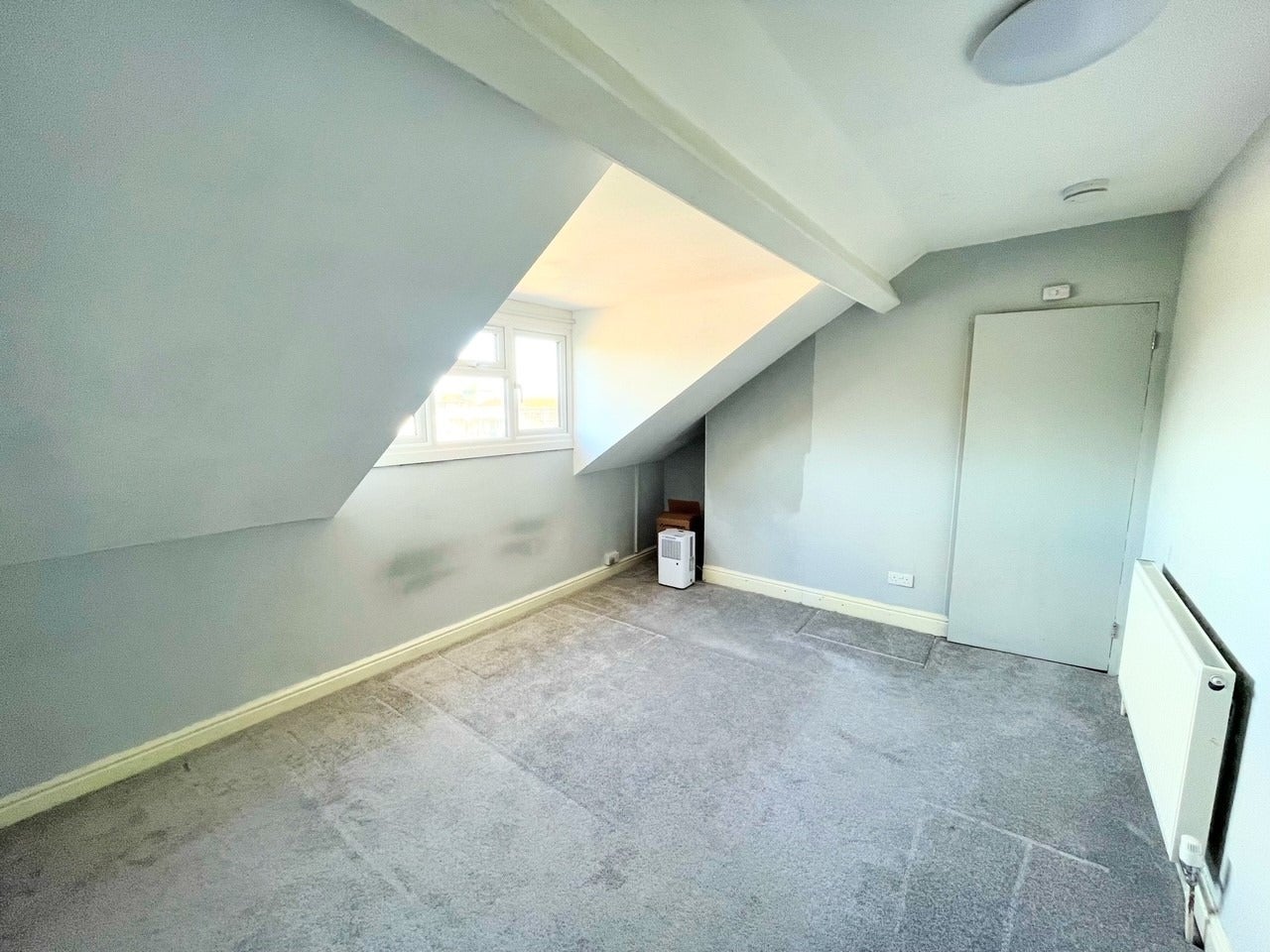 Flat Chickerell Road in Weymouth