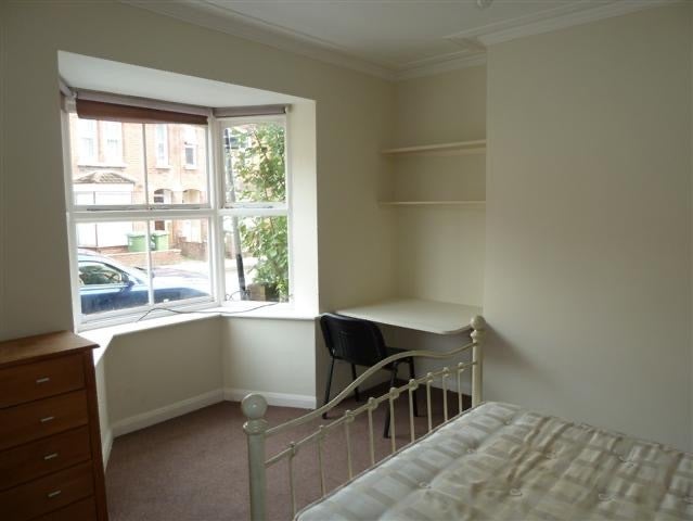 Flat Milton Road in Southampton