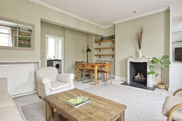 Flat Walpole Street in Greater London