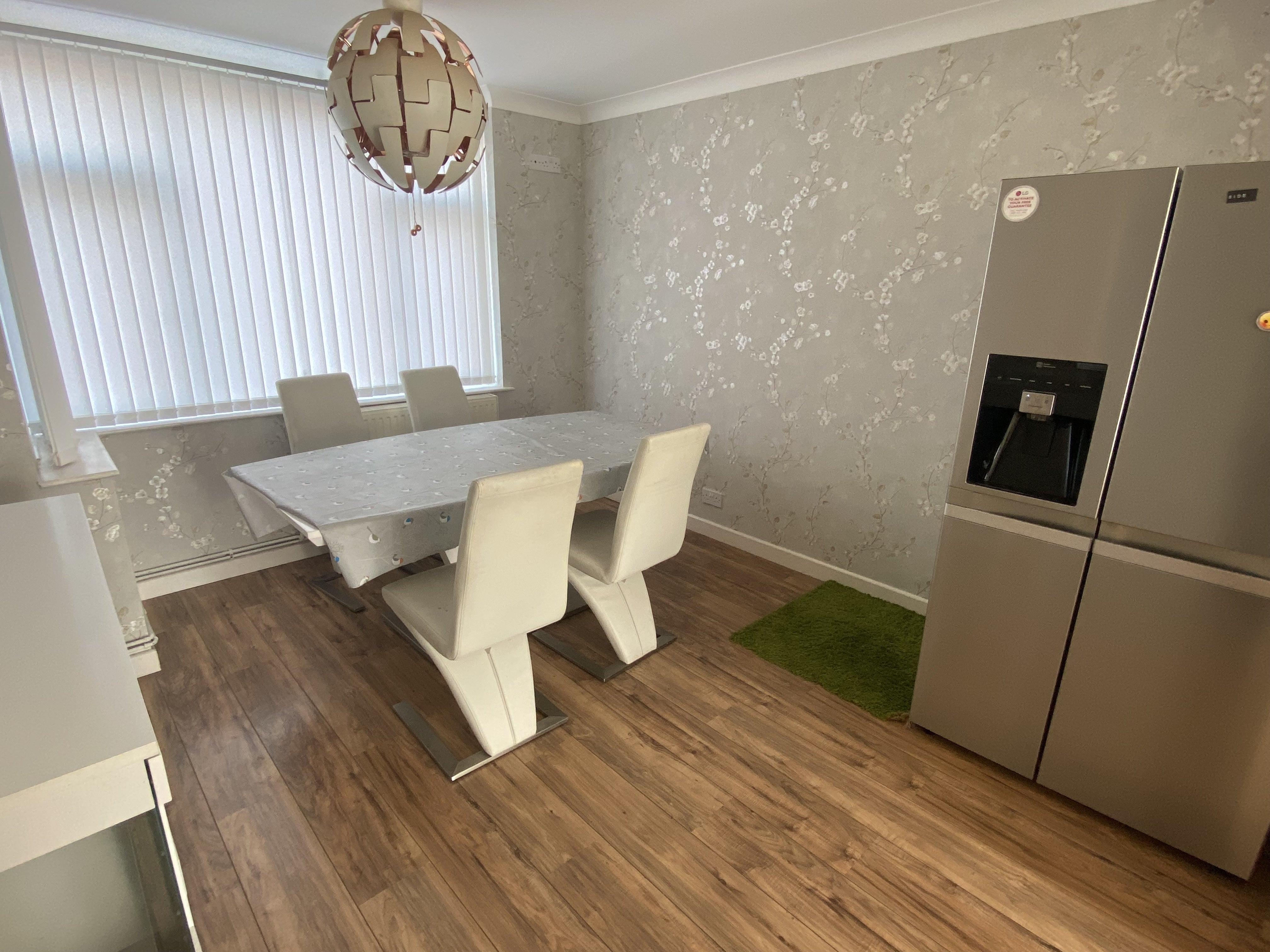 Flat Whitmore Road in Warwick