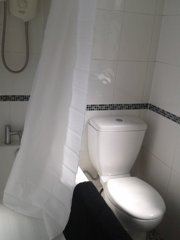 Room Watford Avenue in Manchester