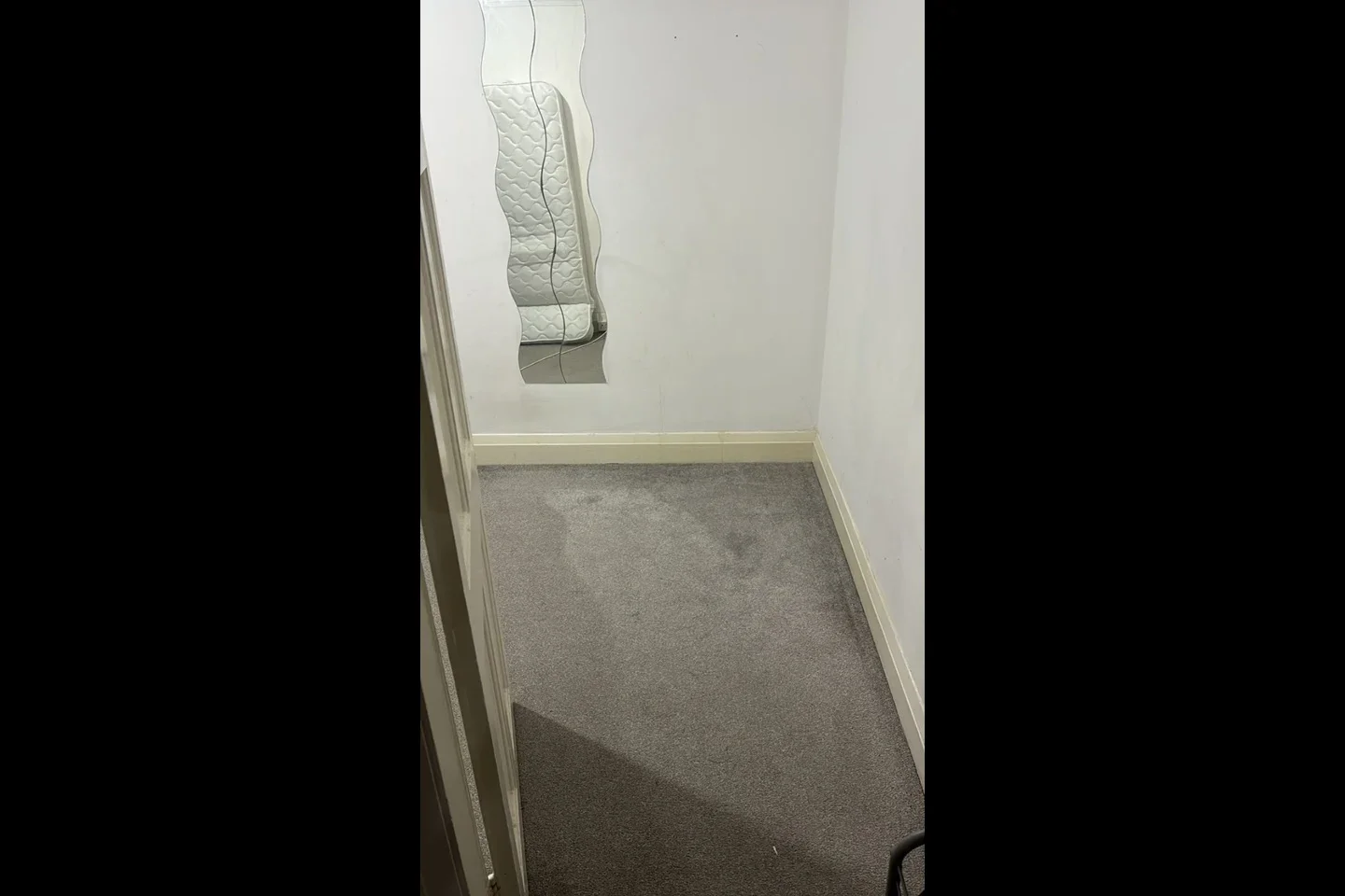 Room Queen's Road in Greater London