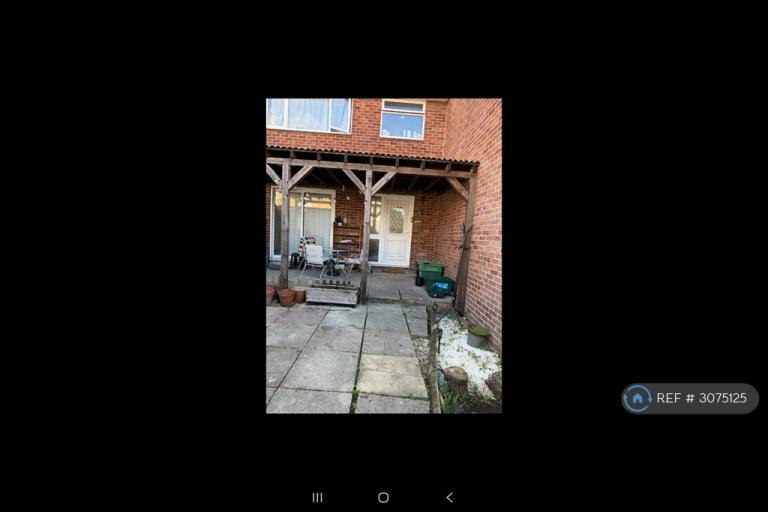 House Cedar Close in Bristol