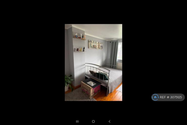 House Cedar Close in Bristol