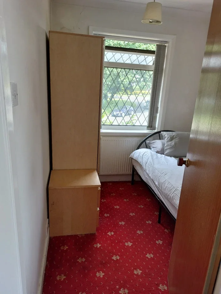 Room Beverley Drive in Greater London