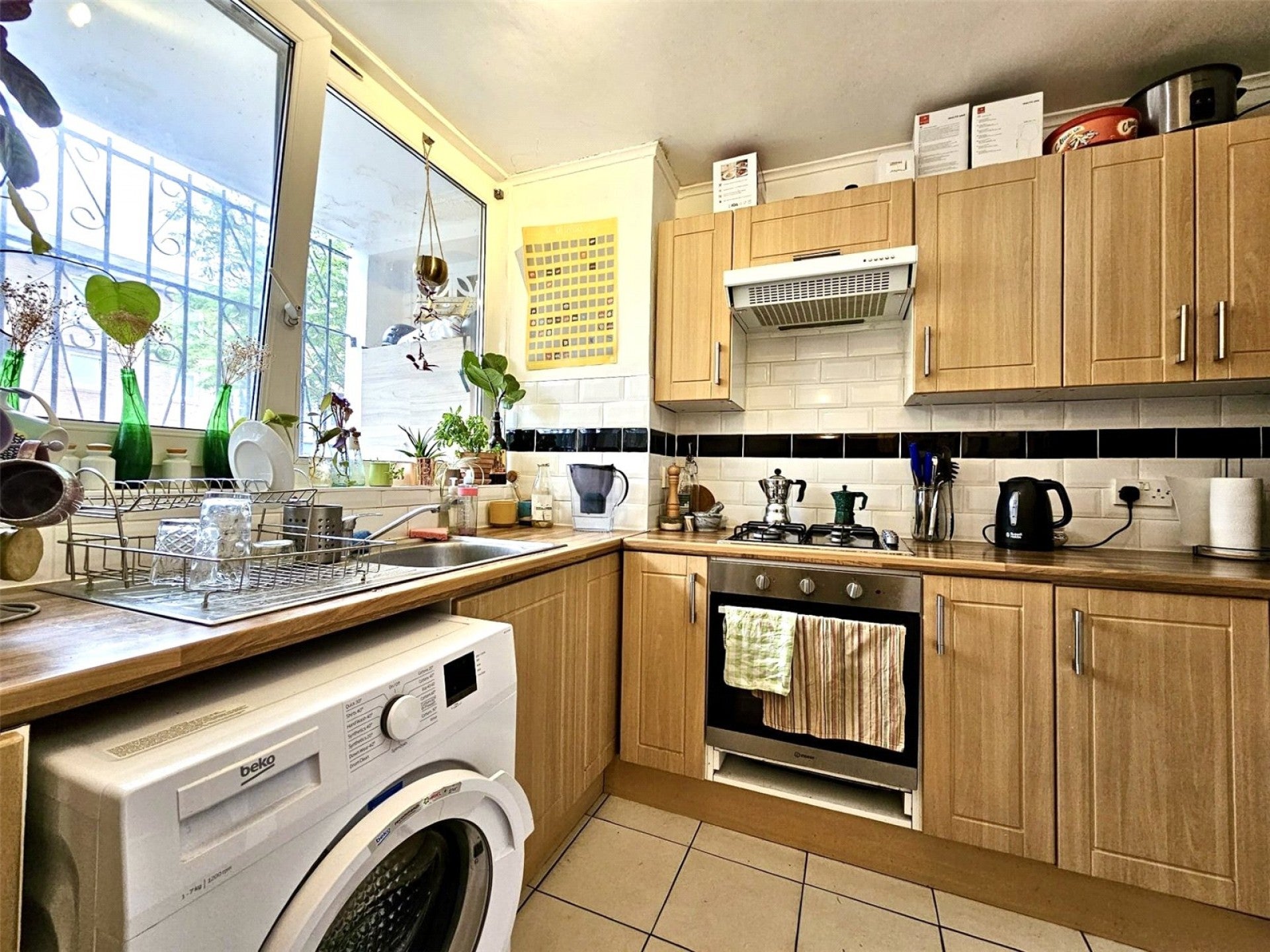 Flat Ballance Road in Greater London