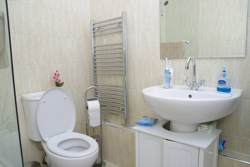 Room Germander Way in Greater London