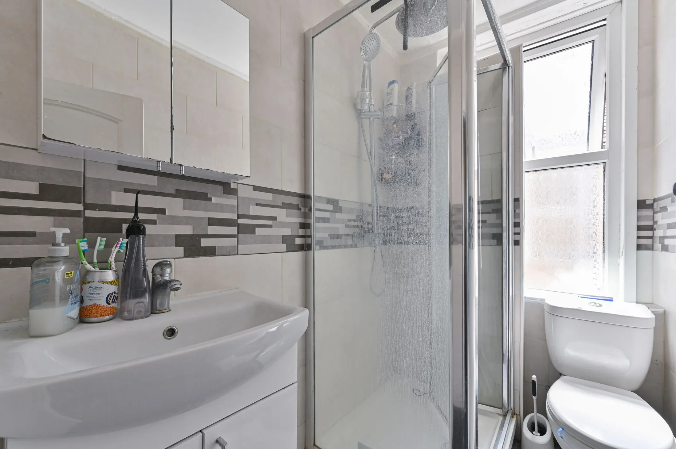 Flat Grenfell Road in Greater London