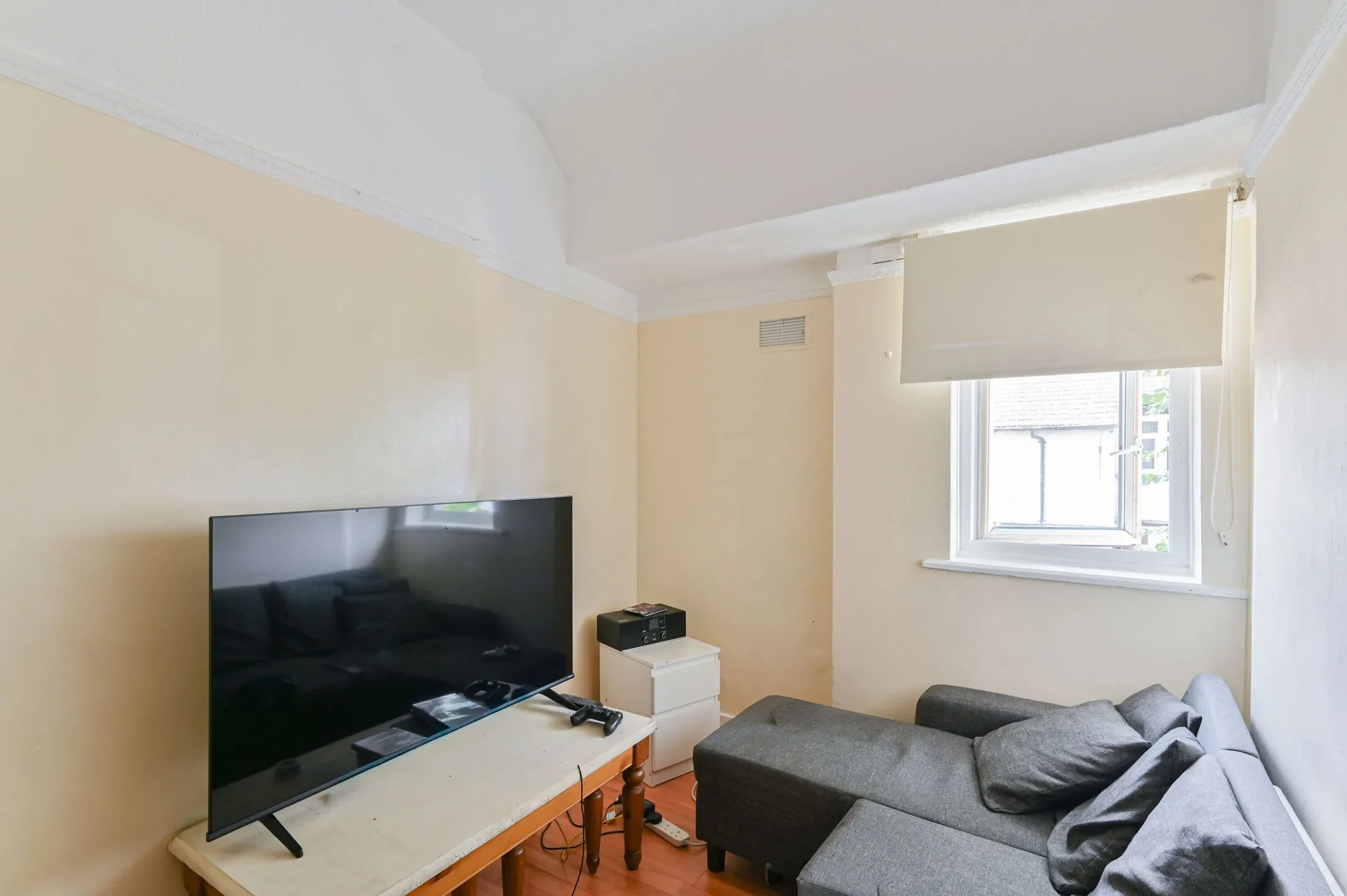 Flat Grenfell Road in Greater London