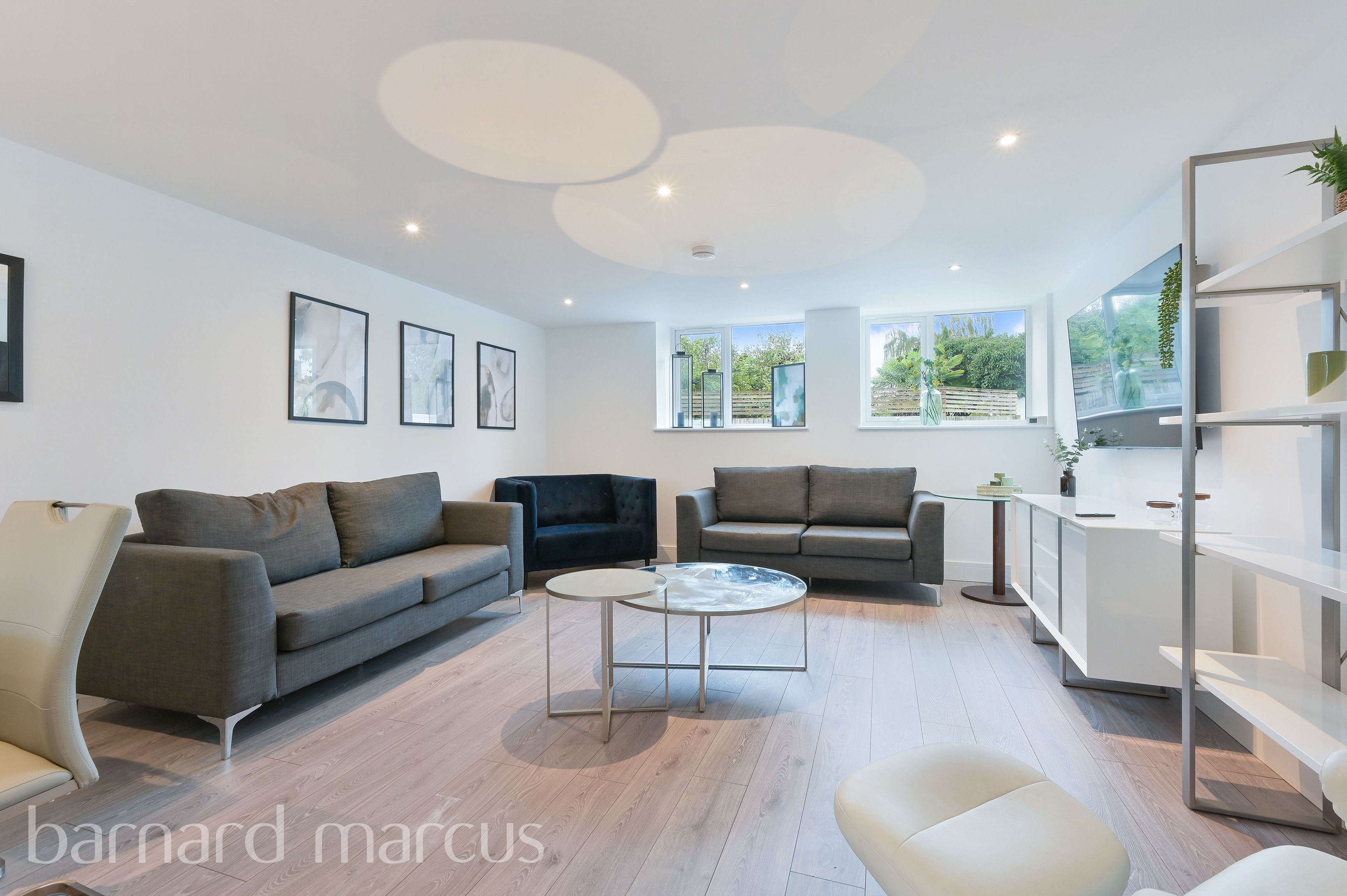 House Lime Grove in Greater London