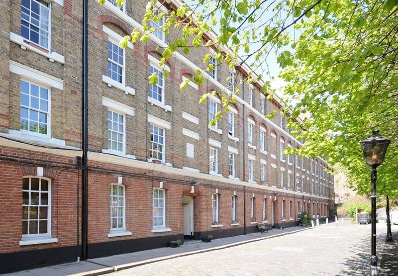 Flat Gibson Gardens in Greater London