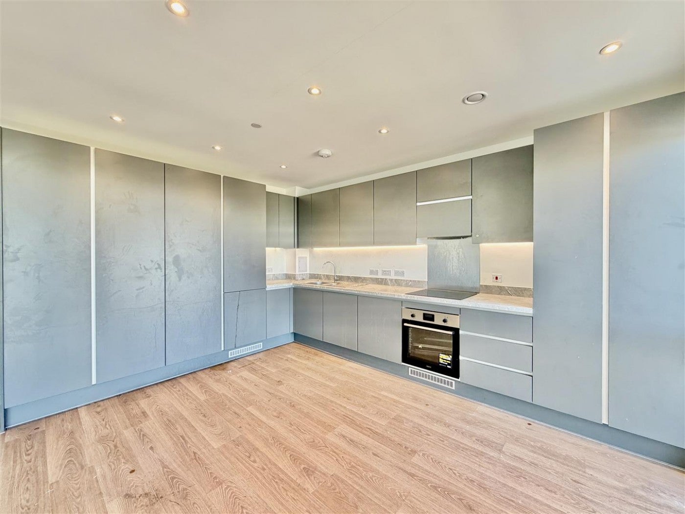 Flat New Road in Greater London