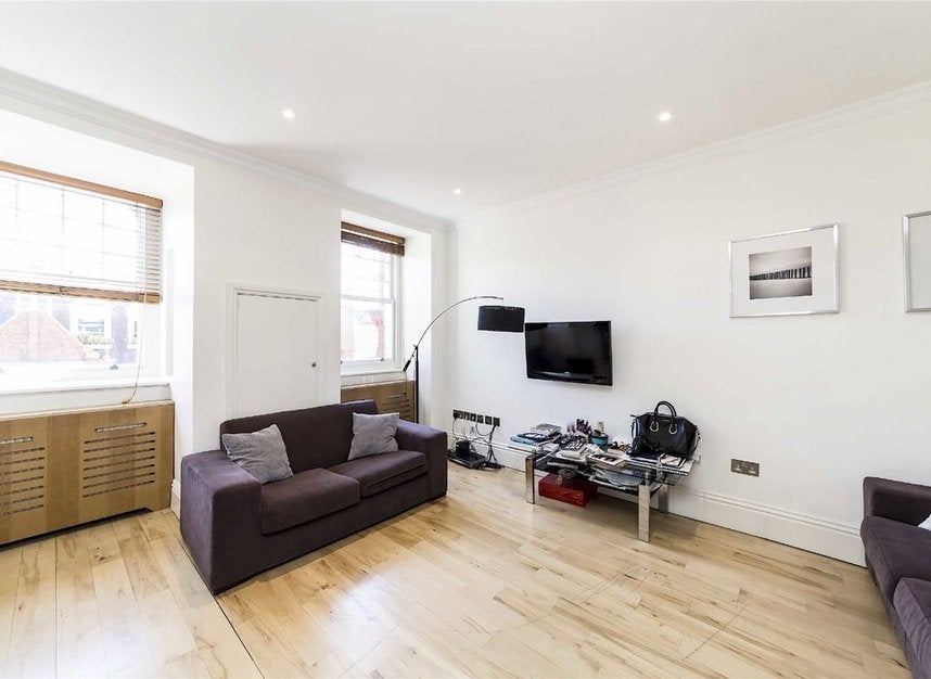 Flat Draycott Place in Greater London