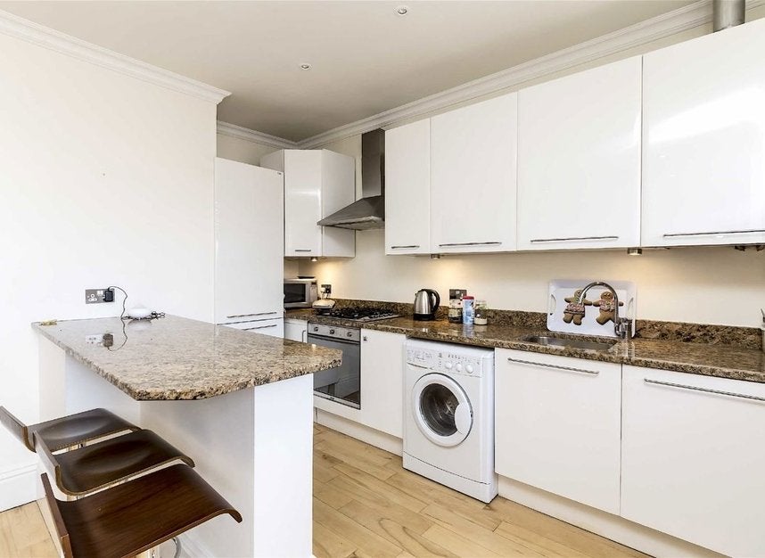 Flat Draycott Place in Greater London