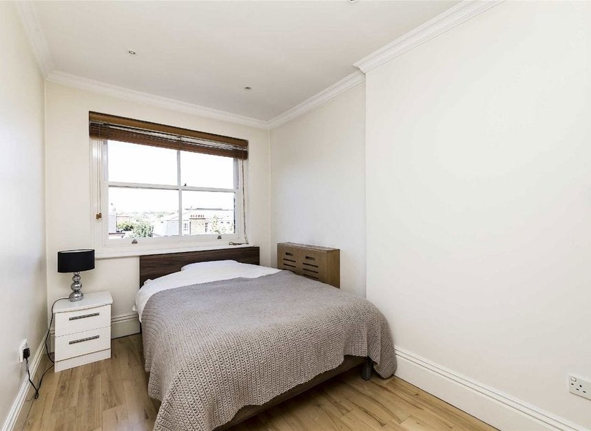 Flat Draycott Place in Greater London