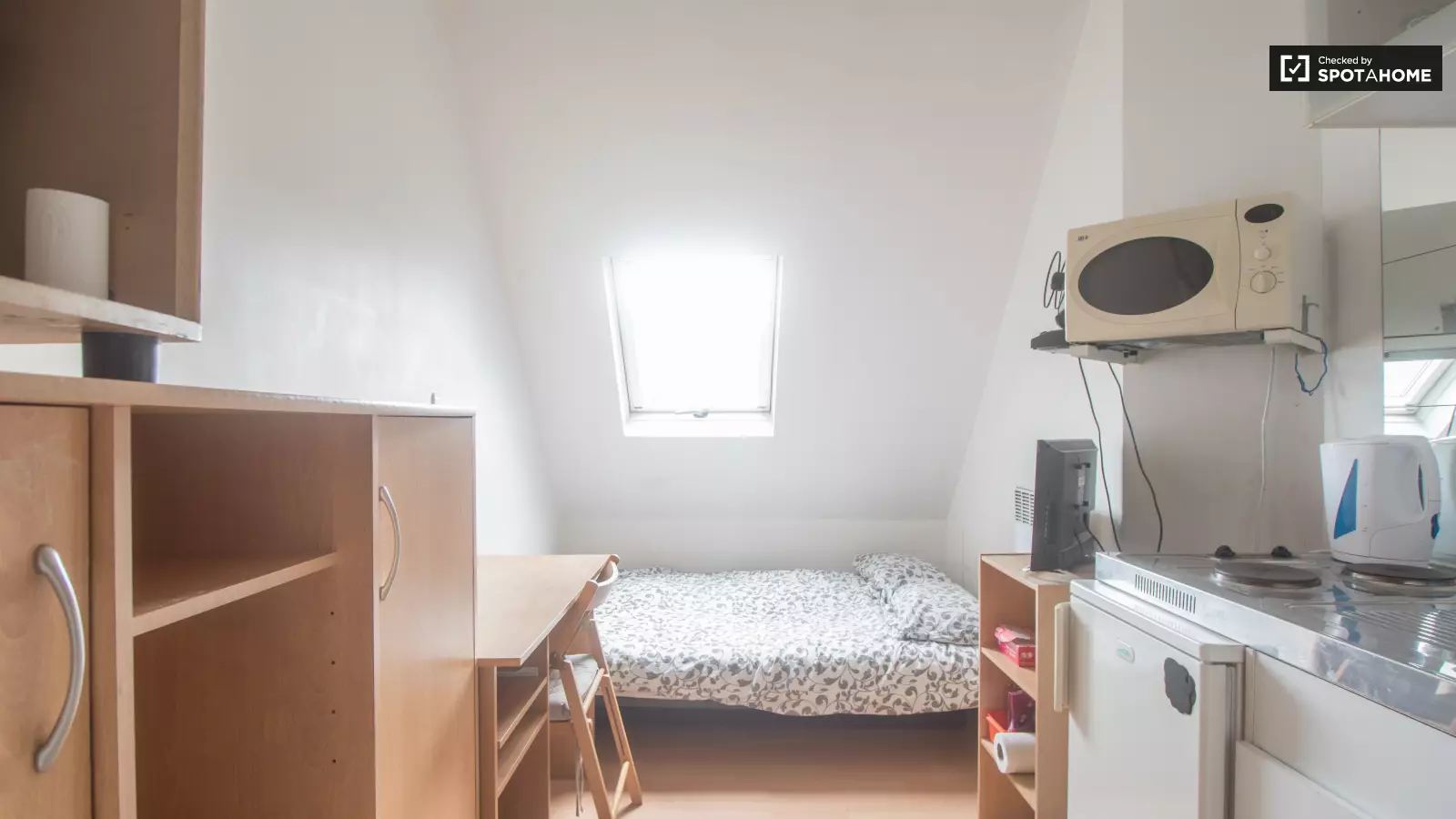 Flat Rue Bachaumont in Paris