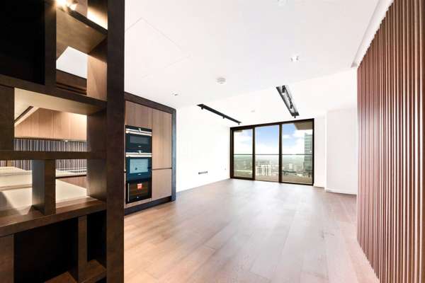 Flat Harbour Exchange Square in Greater London