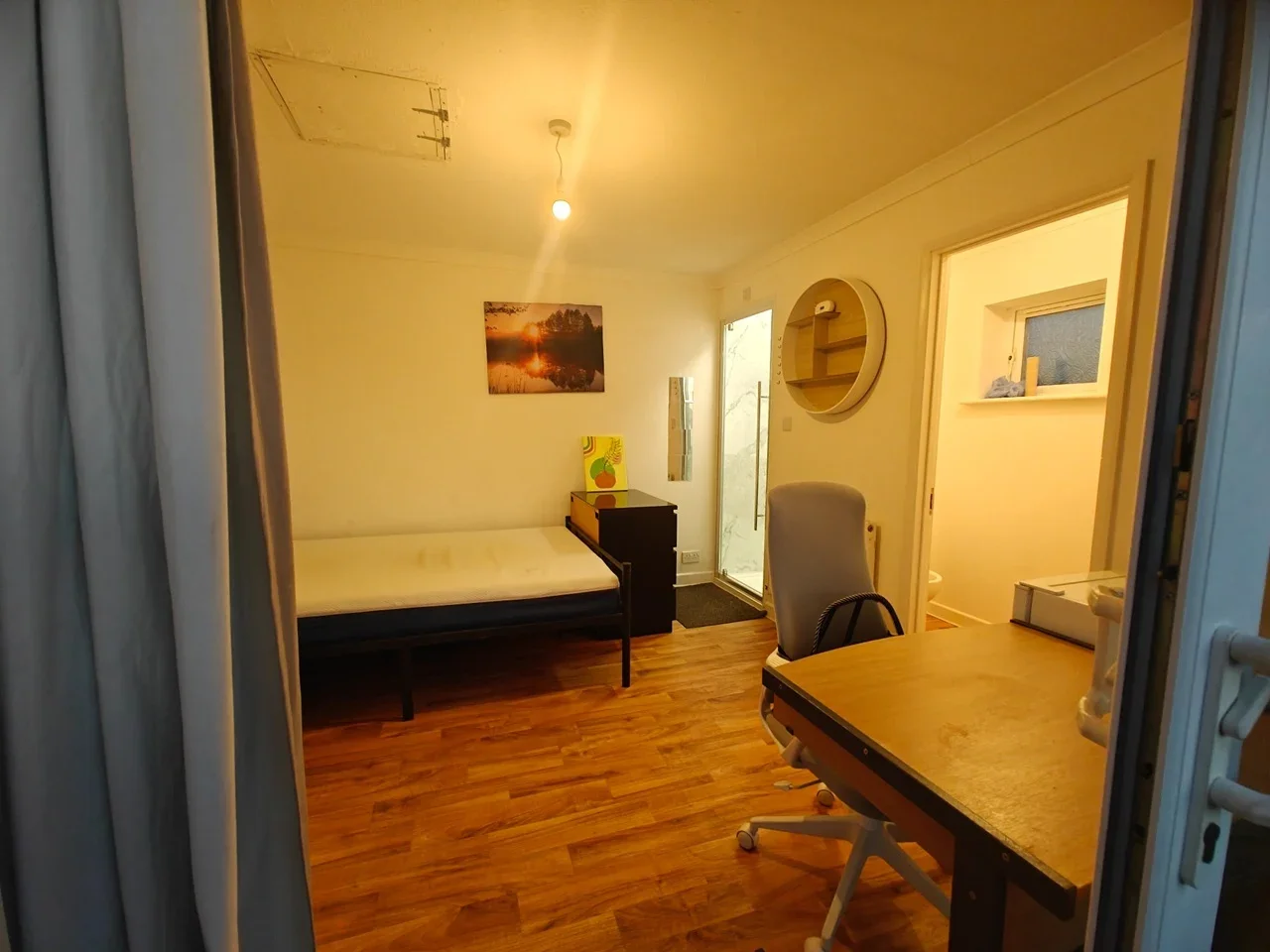 Room Cowleaze Walk in Stratton St. Margaret