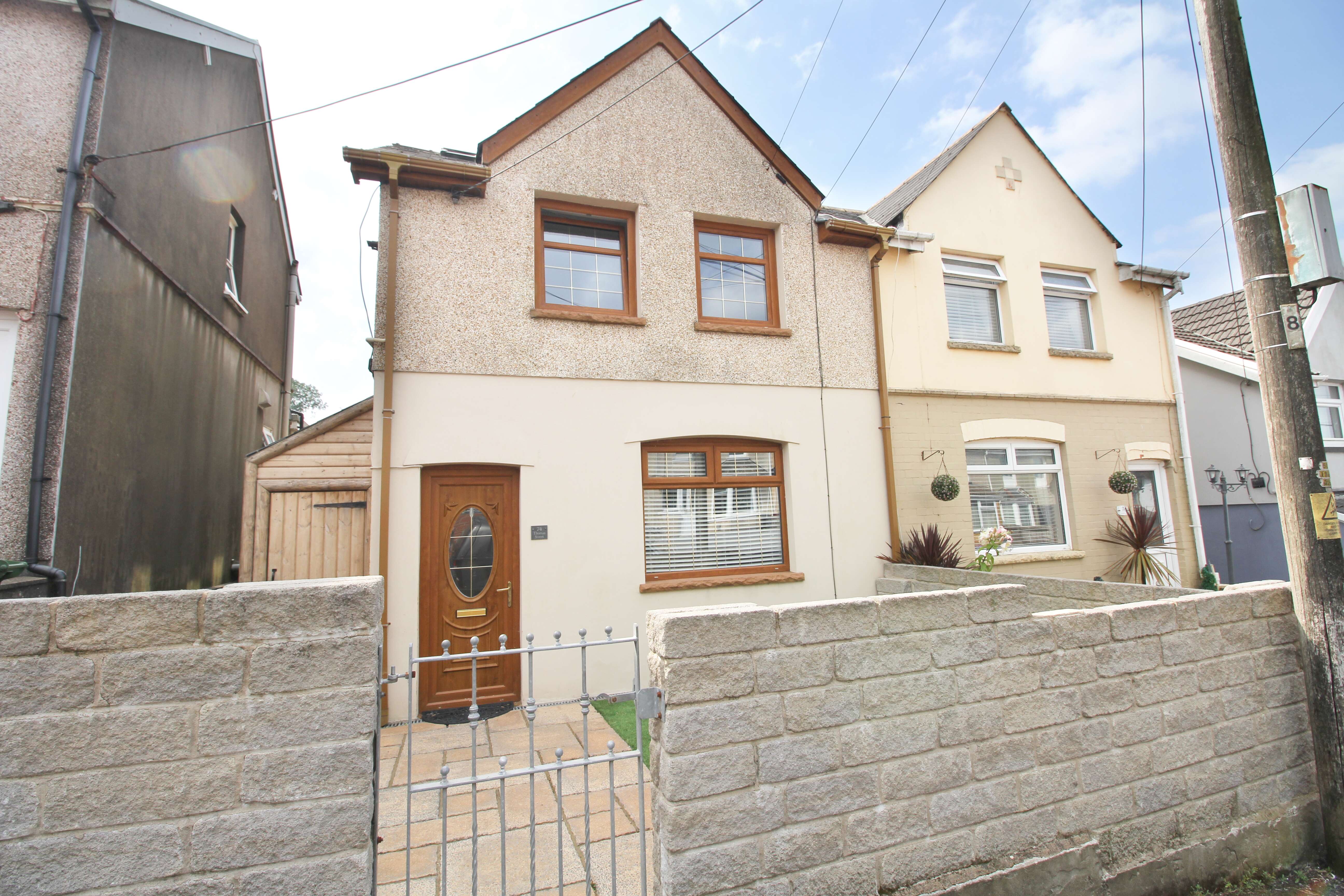 House Thomas Street in Hendreforgan