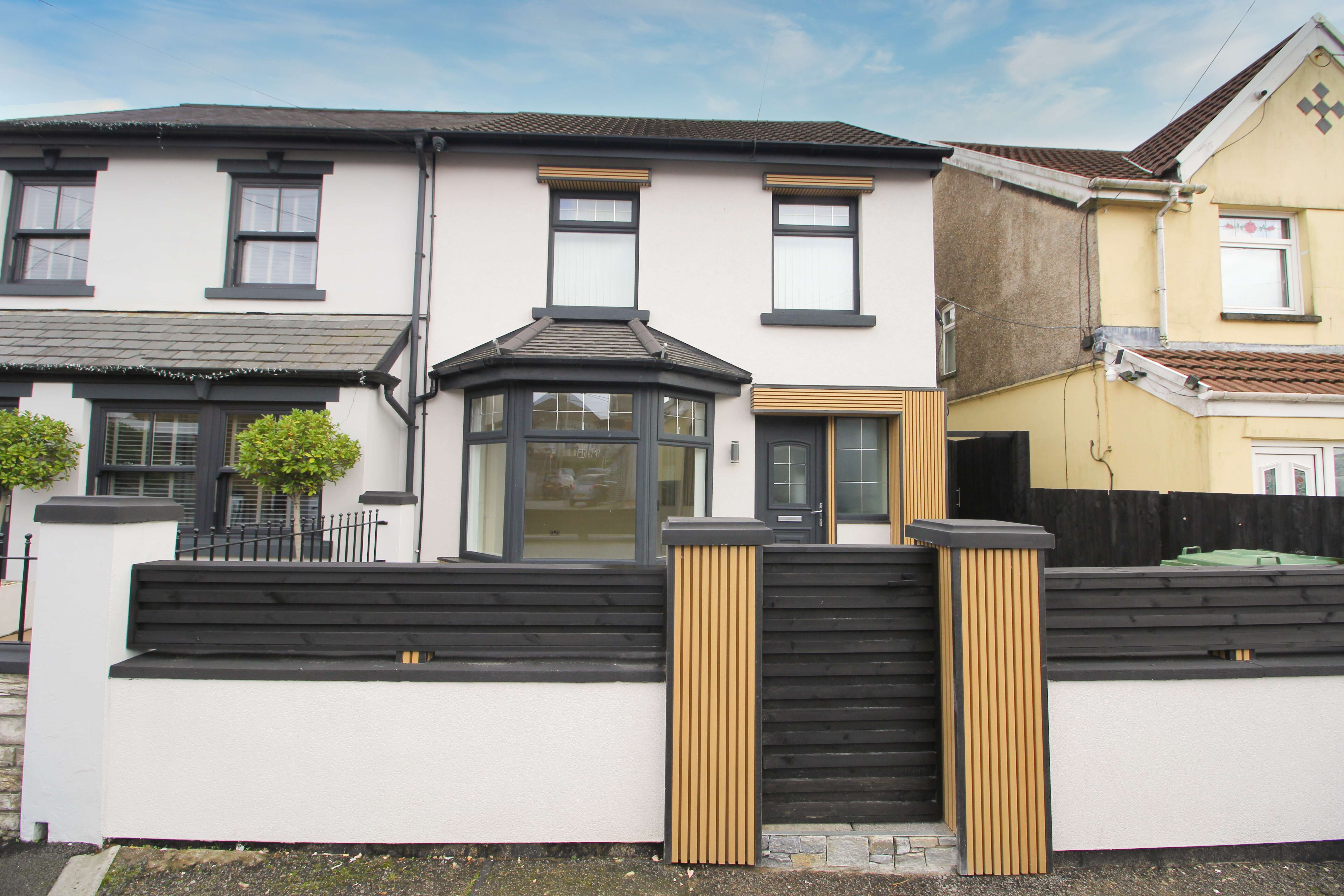 Flat Oak Street in Hendreforgan