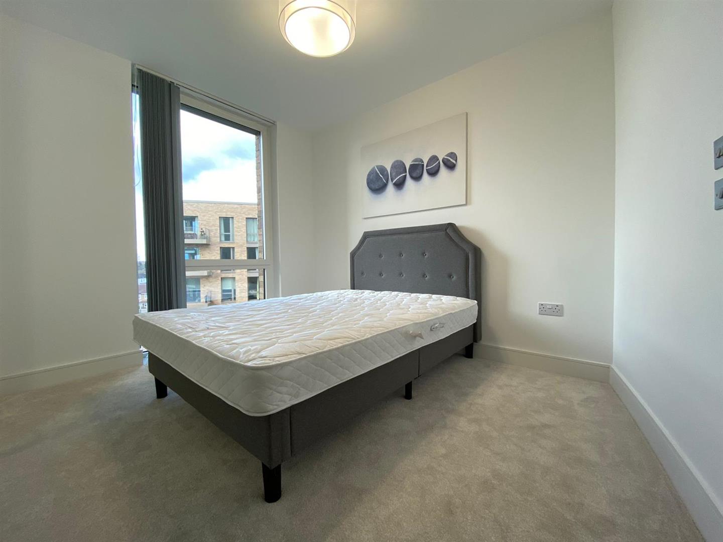 Flat Garnet Place in Greater London