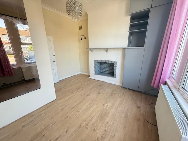 Flat Bury Street in Greater London