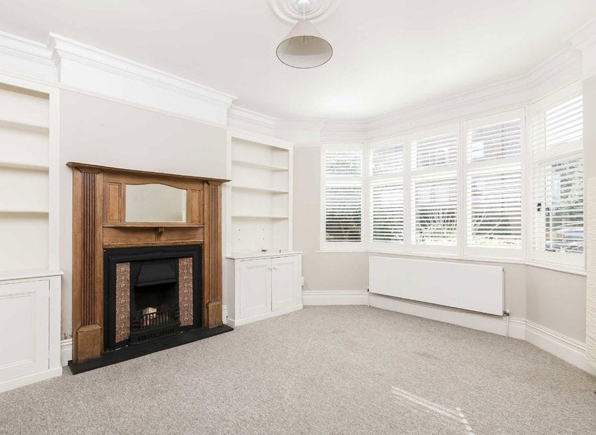 House Grove Road in Greater London