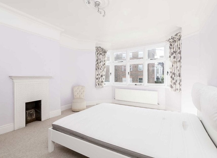 House Grove Road in Greater London