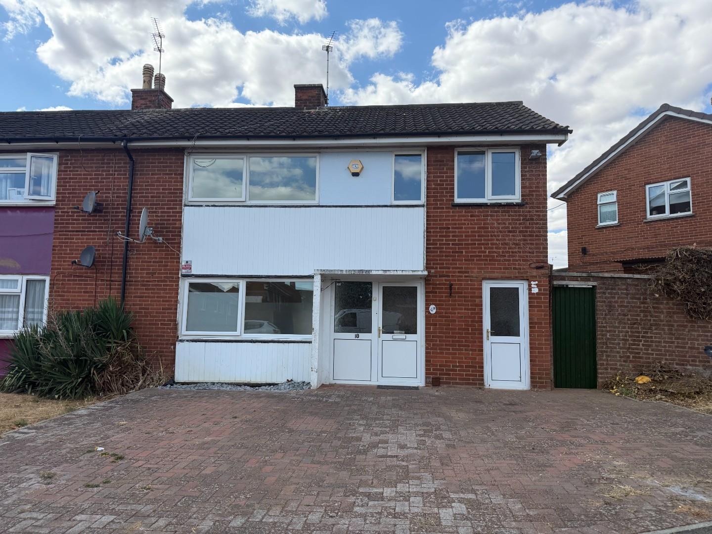 House Avon Drive in Northampton