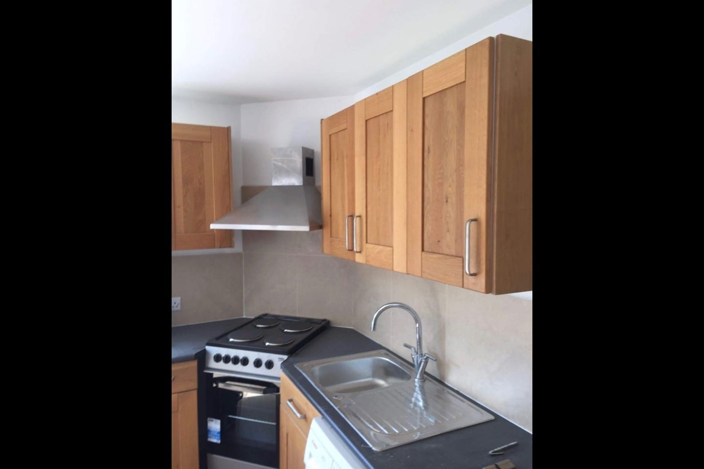 Flat Felton Road in Greater London