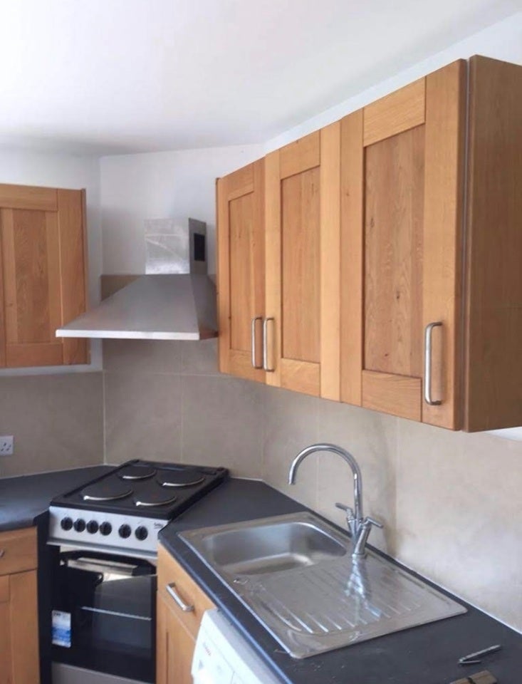 Flat Felton Road in Greater London