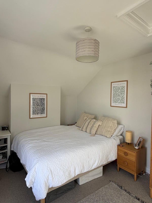Room Alma Vale Road in Bristol