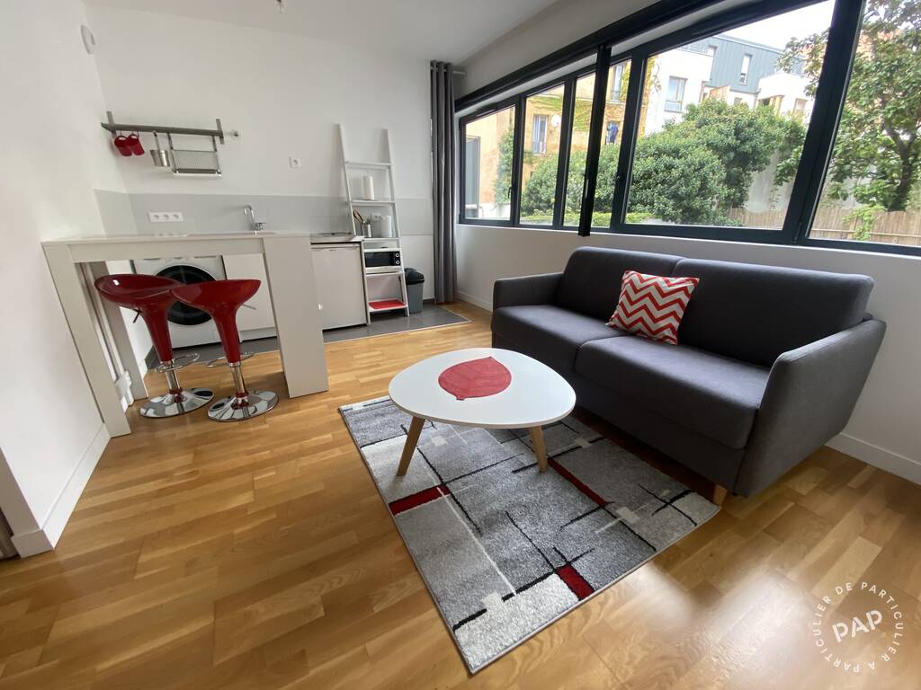 Flat Rue Antoinette Fouque in Paris